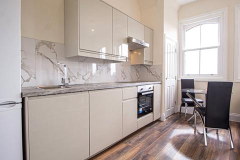 Apt 16 , Fairbairn Residence, 12 Clarendon Road LS2
