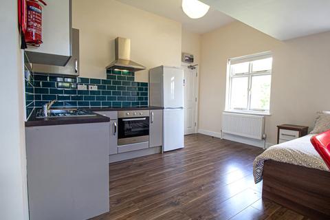 Studio to rent, Apt 22, Clarendon House, 20 Clarendon Road LS2