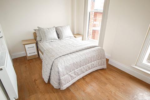 undefined, Apt 6, Fairbairn Residence, 12 Clarendon Road LS2