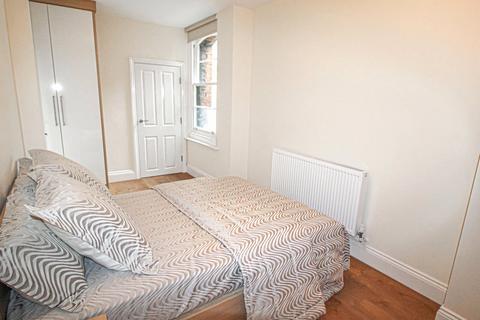 2 bedroom apartment to rent, Apt 2 , Fairbairn Residence, 12 Clarendon Road LS2