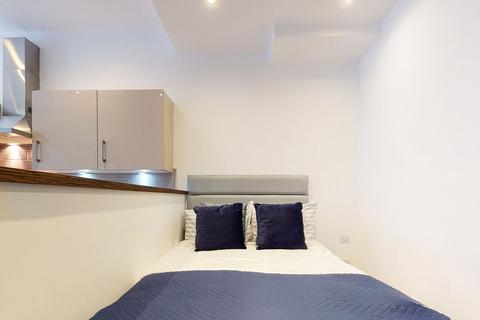 1 bedroom apartment to rent, at Leeds, Apt 11, Park Square Residence, 21 Park Square South LS1