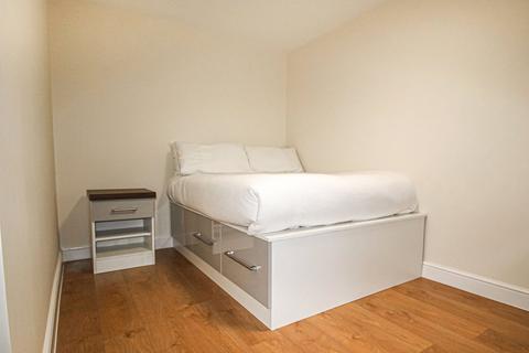 1 bedroom apartment to rent, at Leeds, Apt 24, Fairbairn Residence, 12 Clarendon Road LS2