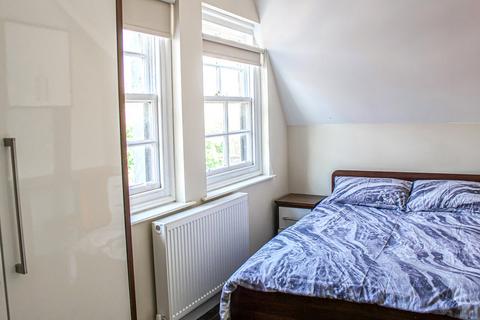 1 bedroom apartment to rent, Apt 14 , Fairbairn Residence, 12 Clarendon Road LS2