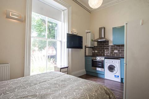 undefined, Apt 8, Clarendon House, 20 Clarendon Road LS2