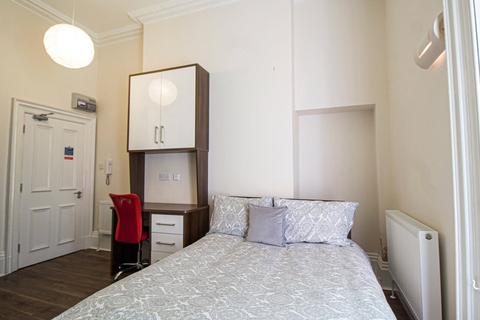 undefined, Apt 8, Clarendon House, 20 Clarendon Road LS2