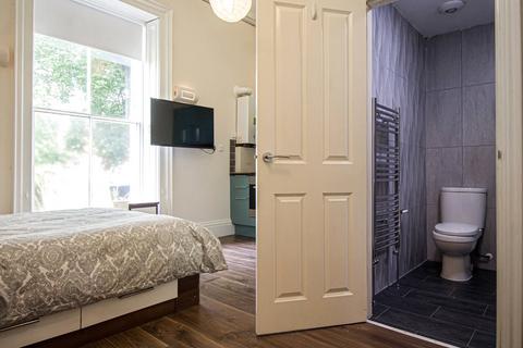 undefined, Apt 8, Clarendon House, 20 Clarendon Road LS2
