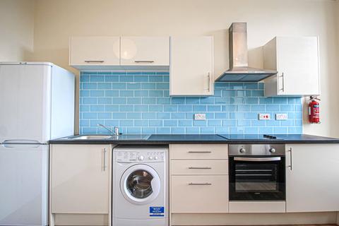 1 bedroom apartment to rent, Apt 10, Fairbairn Residence, 12 Clarendon Road LS2