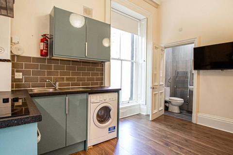 undefined, Apt 2, Clarendon House, 20 Clarendon Road LS2