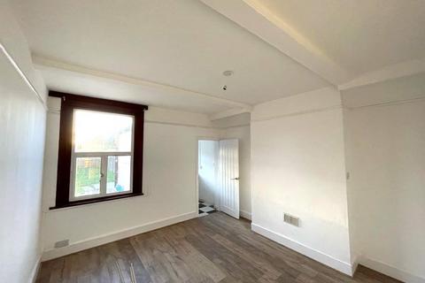 3 bedroom terraced house to rent, Blackhorse Lane, Croydon, Surrey