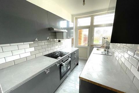 3 bedroom terraced house to rent, Blackhorse Lane, Croydon, Surrey