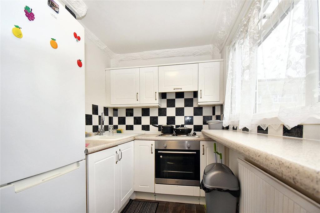 Ashdown Road, Uxbridge UB10 1 bed for sale £215,000