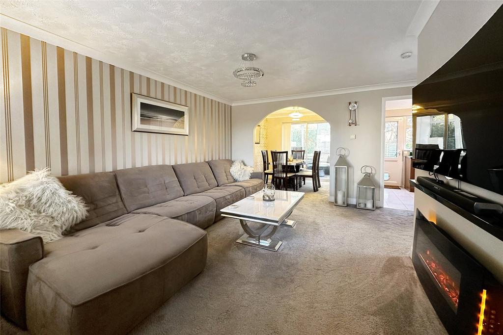 Genoa Close, Littlehampton, West Sussex 3 bed detached house for sale