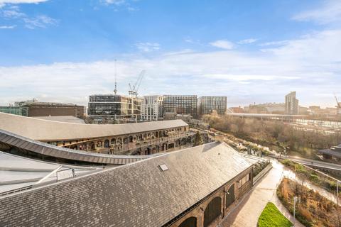 2 bedroom flat for sale, Lewis Cubitt Square, London, N1C