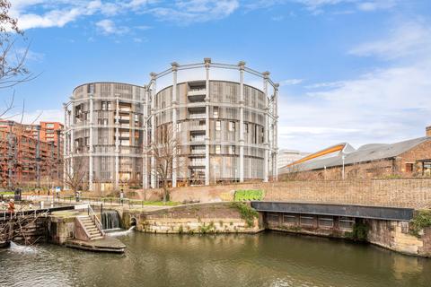 2 bedroom flat for sale, Lewis Cubitt Square, London, N1C