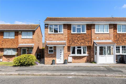 8 Aintree Close, Gravesend, DA12 5AS