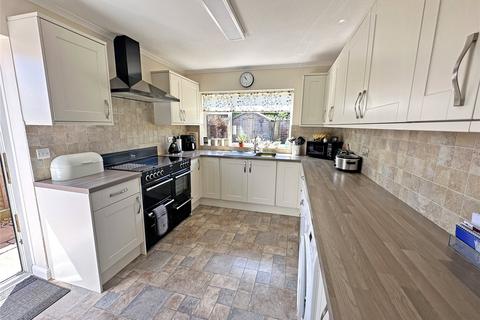 3 bedroom detached house for sale, Osborne Road, New Milton, Hampshire, BH25