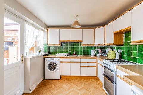 19 Breydon Way, Lowestoft, NR33 9AS