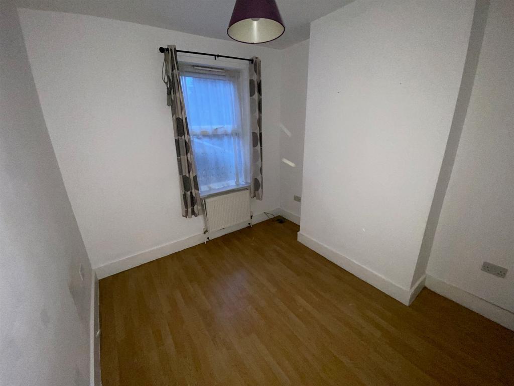 Elm Park Road, Leyton 2 bed terraced house for sale £475,000