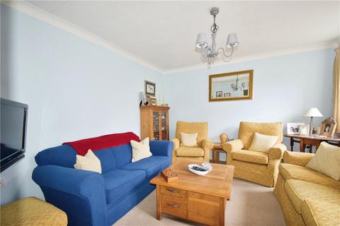 3 Beverley Gardens, Romsey, SO51 7TA