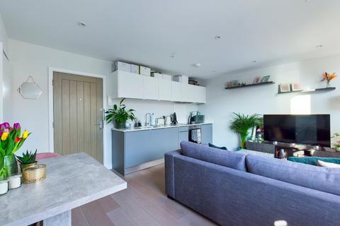 1 bedroom ground floor flat for sale, Field End Road, Ruislip, HA4
