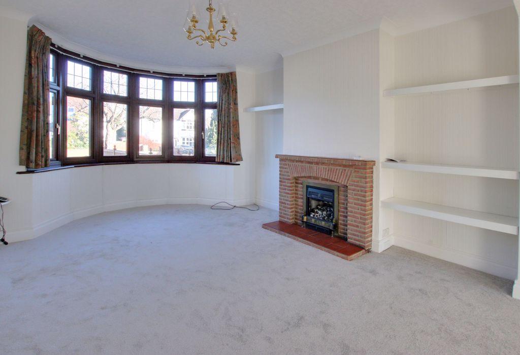 Pickhurst Rise, West Wickham 3 bed semidetached house £2,650 pcm (£