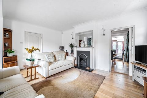 16 Kettlewell Close, Woking, GU21 4HZ