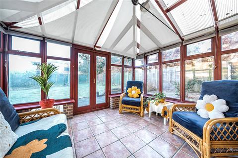 16 Kettlewell Close, Woking, GU21 4HZ