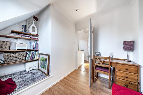 16 Kettlewell Close, Woking, GU21 4HZ