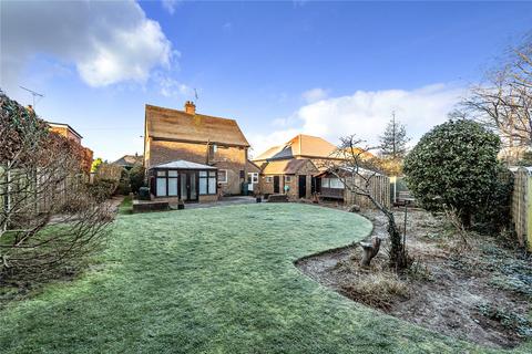 16 Kettlewell Close, Woking, GU21 4HZ