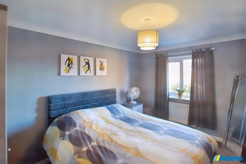 9 Mckinley Way, Widnes, WA8 9QH