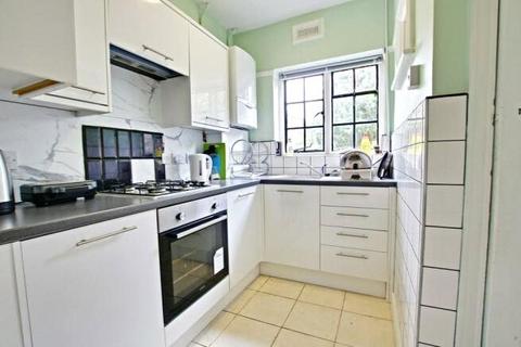 1 bedroom in a house share to rent, Bromley Common, Bromley, BR2