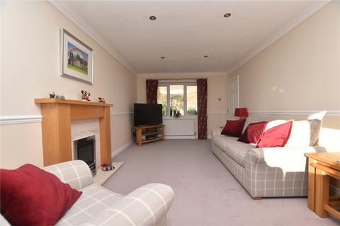 4 bedroom detached house for sale, Broadcroft Way, Tingley, Wakefield, West Yorkshire