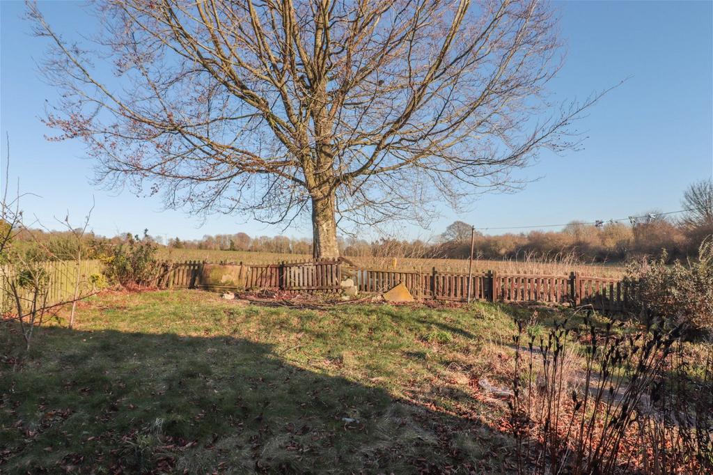 Gravel Close, Brown Candover, Alresford, SO24 9TU 2 bed semidetached