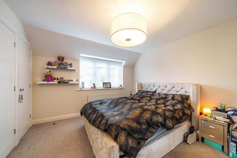 4 bedroom detached house for sale, Yeomans Bridge Crescent, Ash, Aldershot, Surrey, GU12