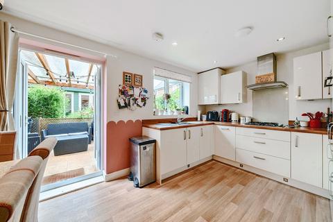 12 Keepsake Close, Farnham, GU9 7GS