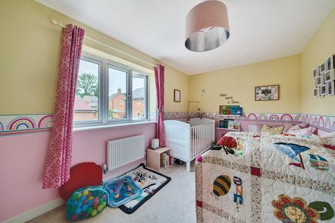 12 Keepsake Close, Farnham, GU9 7GS