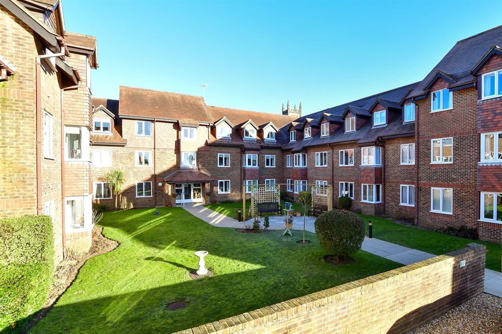 Portland Road, East Grinstead, West Sussex 2 bed flat for sale £200,000