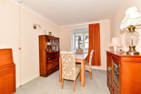 2 bedroom flat for sale - Portland Road, East Grinstead, West Sussex