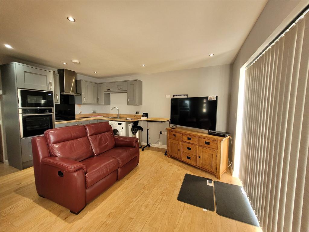 Devon Court, Freshwater East, Pembroke, Pembrokeshire, SA71 1 bed flat