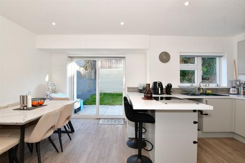 3 bedroom end of terrace house for sale - The Chase, Chatham, Kent