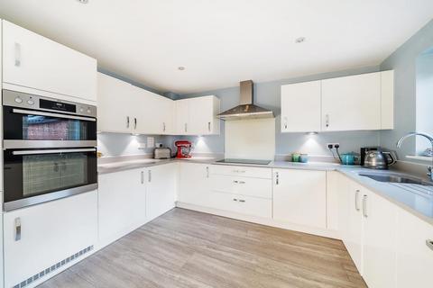 11 Balata Way, Basingstoke, RG24 9YP
