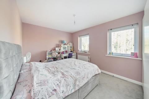 11 Balata Way, Basingstoke, RG24 9YP