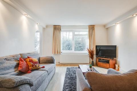 undefined, Colney Hatch Lane, Muswell Hill, N10