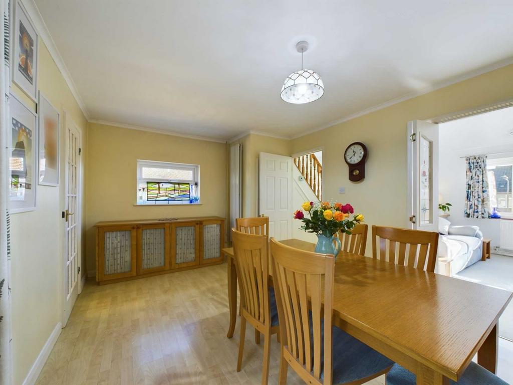 Barnhill Road, Marlow SL7 4 bed semidetached house for sale £800,000