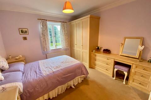2 bedroom ground floor flat for sale, Wetherby, The Grange, Deighton Road, LS22