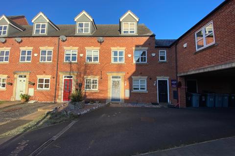3 bedroom townhouse for sale, Ursuline Way, Crewe