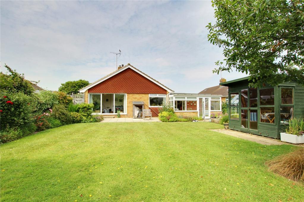 Fernhurst Drive, GoringbySea, Worthing, West Sussex, BN12 3 bed