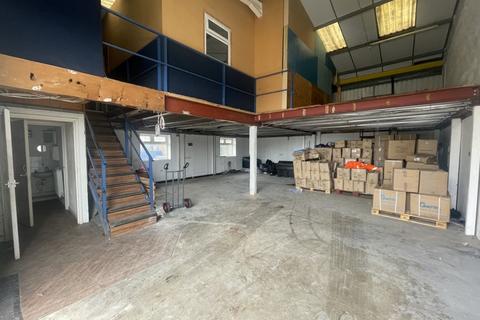 Industrial unit to rent, Unit 11, Tovil Green Business Park, Burial Ground Lane, Tovil, Maidstone, Kent, ME15 6TA
