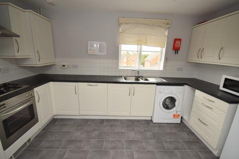 3 bedroom flat to rent, Walker Grove, Hatfield AL10