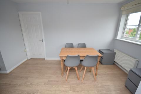 3 bedroom flat to rent, Walker Grove, Hatfield AL10